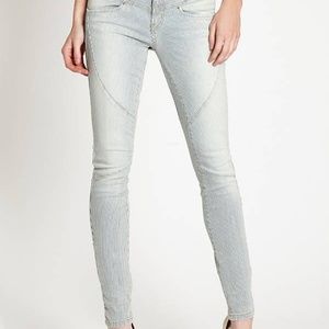 GUESS! BRITTNEY MID-RISE SKINNY STRIPPED JEANS